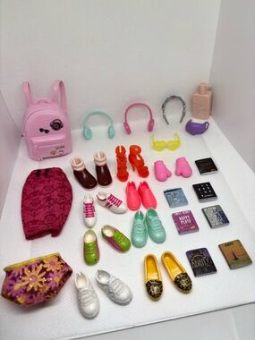 BARBIE Mixed Lot Accessories, Shoes, Books Glasses, Backpack, 25 pieces